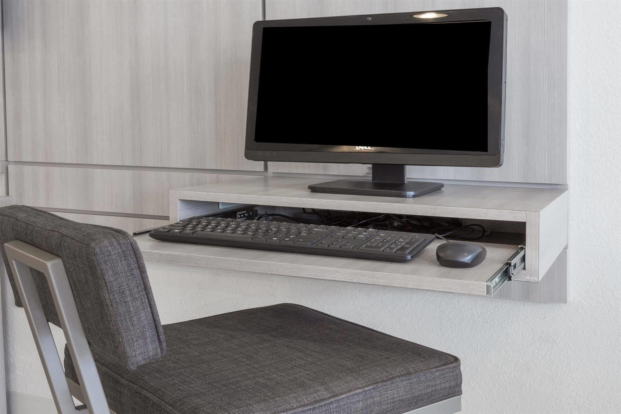 Microtel Inn & Suites Modesto Ceres Esterno foto